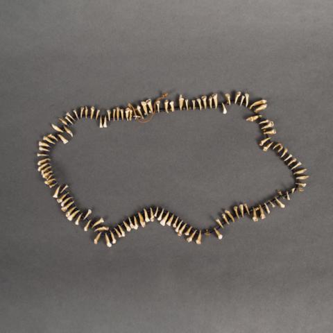 Primera imagen del registro Collar (accesorio de vestir)