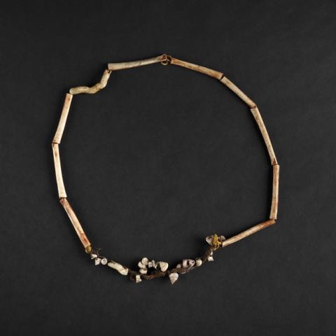 Primera imagen del registro Collar (accesorio de vestir)