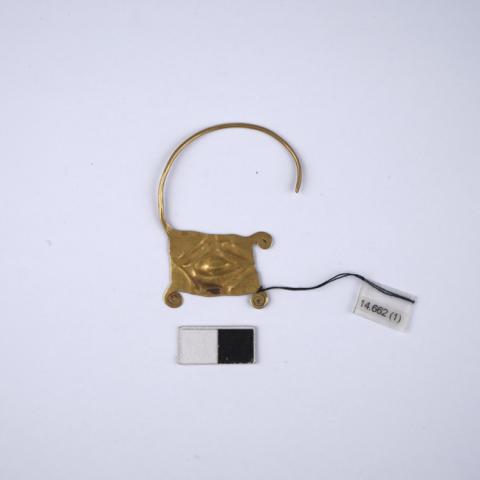 Primera imagen del registro Arete (joya)