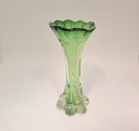 Primera imagen del registro Florero tulipa verde