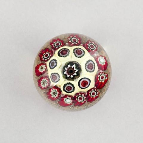 Primera imagen del registro Pisapapeles